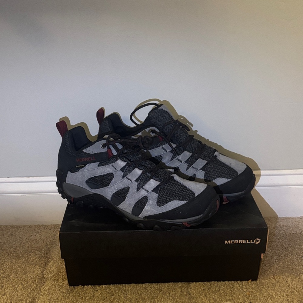 Merrell Alverstone WP || Never been worn, still in box